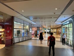 Raffles City Shopping Centre (D6), Retail #426172461